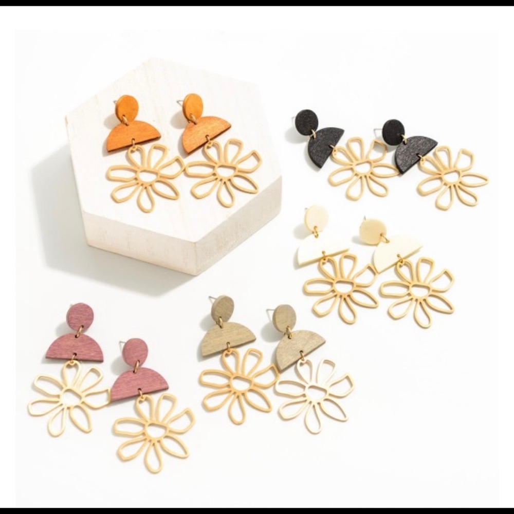 Gold tone metal flower drop earrings